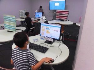 中高生が教えるプログラミング教室
