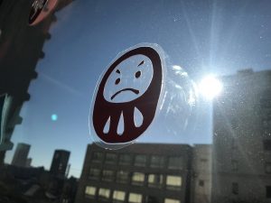 2022年新年　子ども交流館　窓辺の装飾