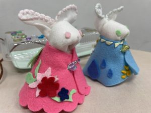 11月なかよし工房A　ガーゼで作ったしろうさぎの画像