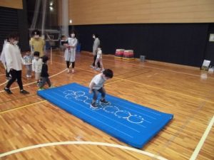みんなで運動あそびの様子