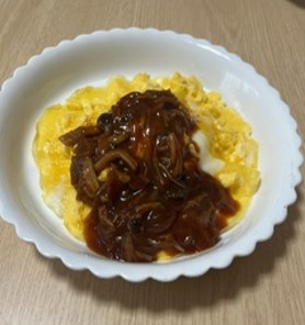 きのこソースオムライス