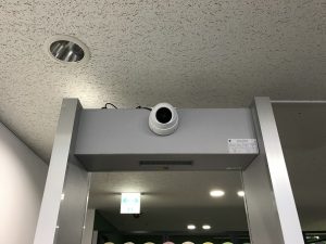 ウォークスルー型体表温度感知機
