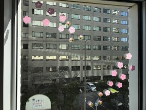 窓辺の飾り　梅