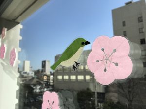 窓辺の飾り　梅