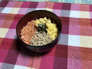 こども食堂5月　三色丼