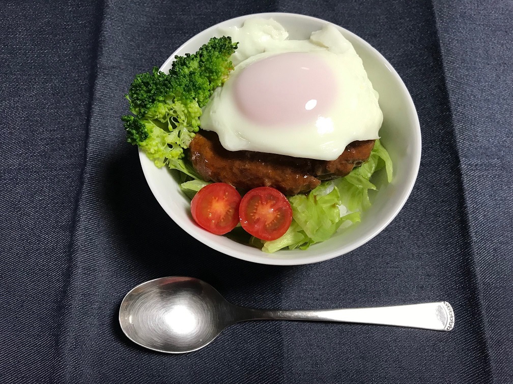 11月こども食堂ロコモコ丼
