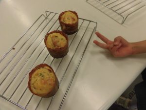 ゆで卵とソーセージのマフィン